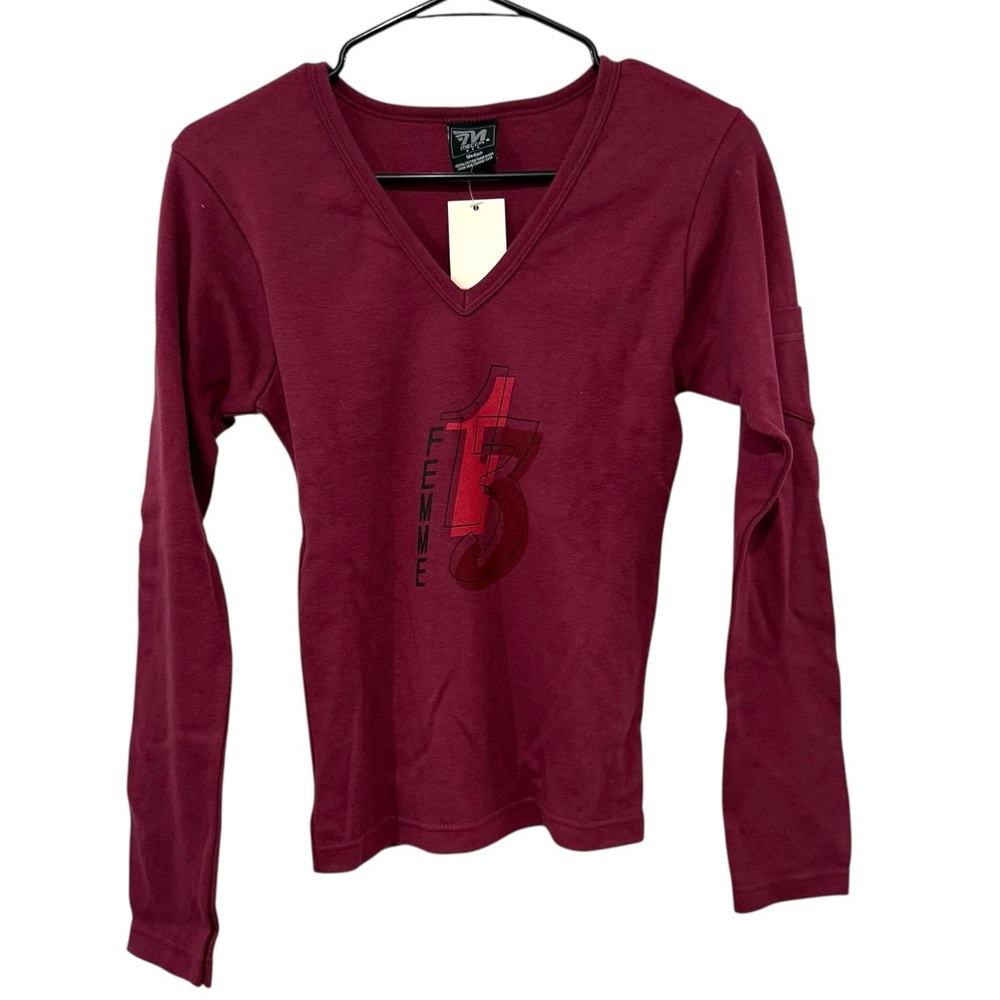 NWT Mecca USA Femme 13 Graphic Long Sleeve V-Neck Tee Burgundy Size Medium